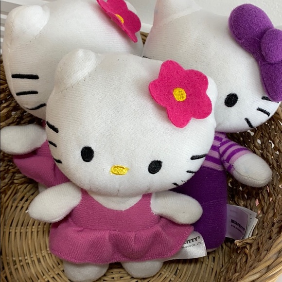 Small hello Kitty plush 3/$6 - Picture 4 of 5